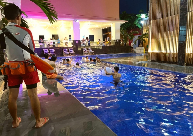 フィリピン留学 Cebu21 - GLC-Swimming Pool-9